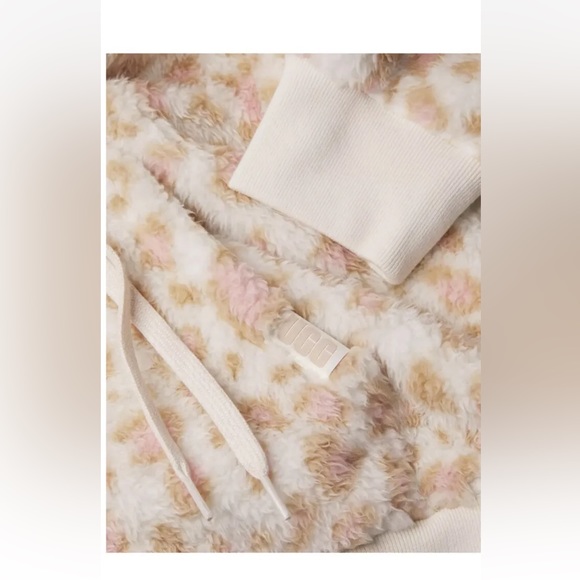 UGG Lora Sherpa Hoodie. Size M. MSRP $98 - Picture 6 of 16